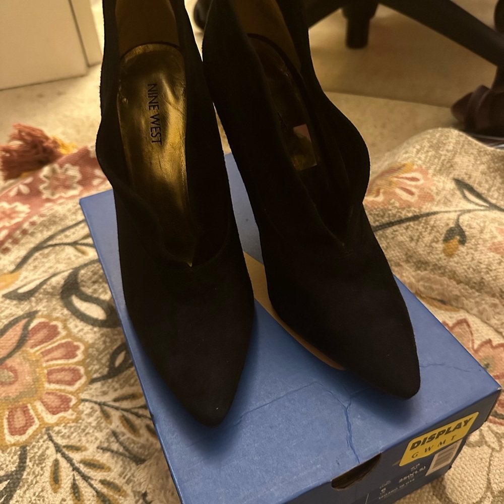 Women black suede booties